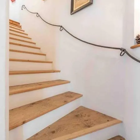 Central - Close To Ski Lift & Parking *